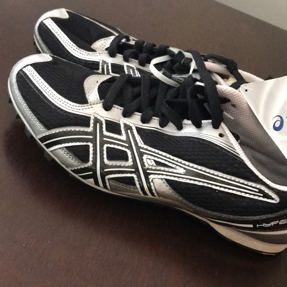 NWT ASICS spikes